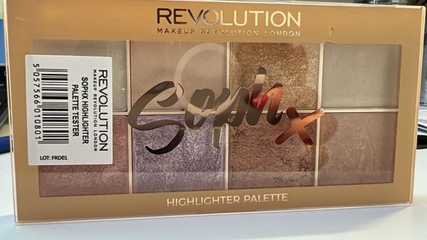 REVOLUTION PALETTE 8 ILLUMINANTI